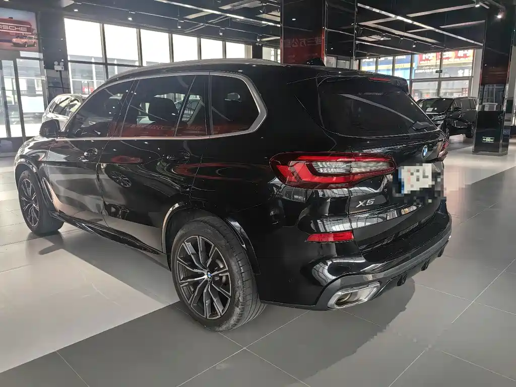 BMW X5 — фото 10