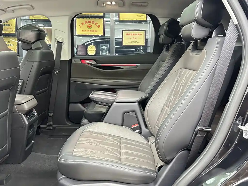 Ford Edge — фото 11
