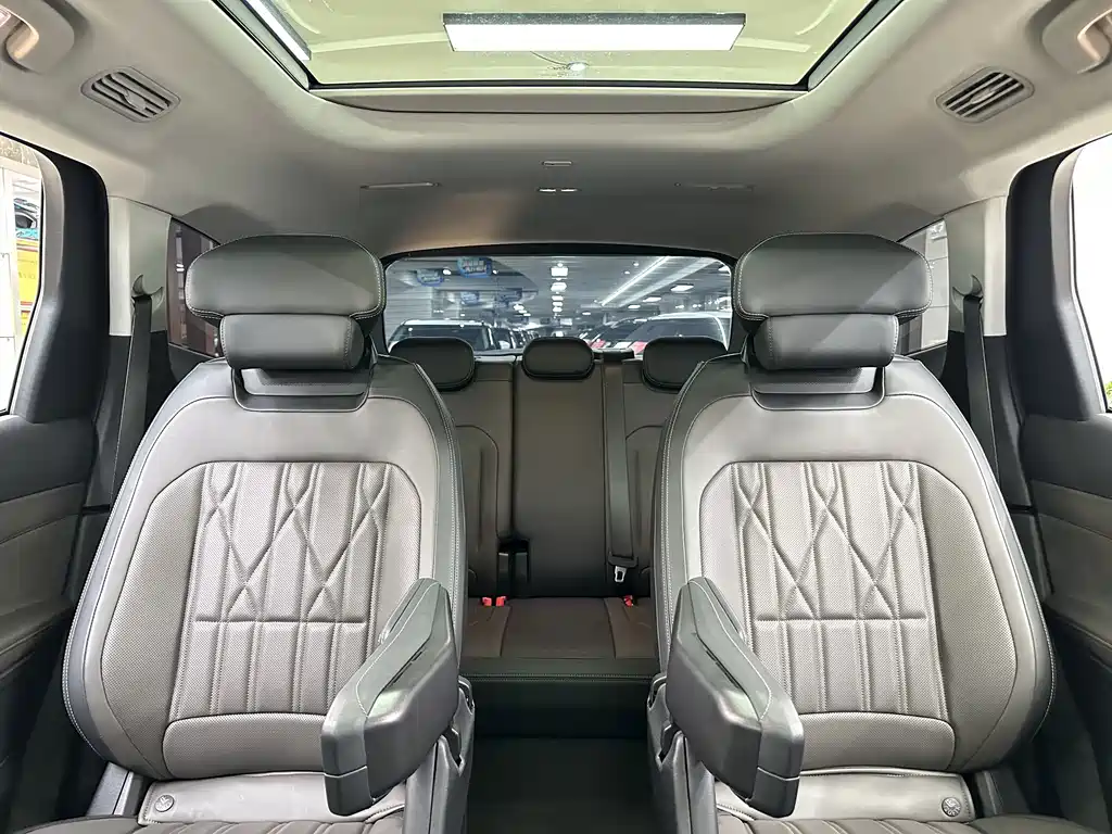Ford Edge — фото 13