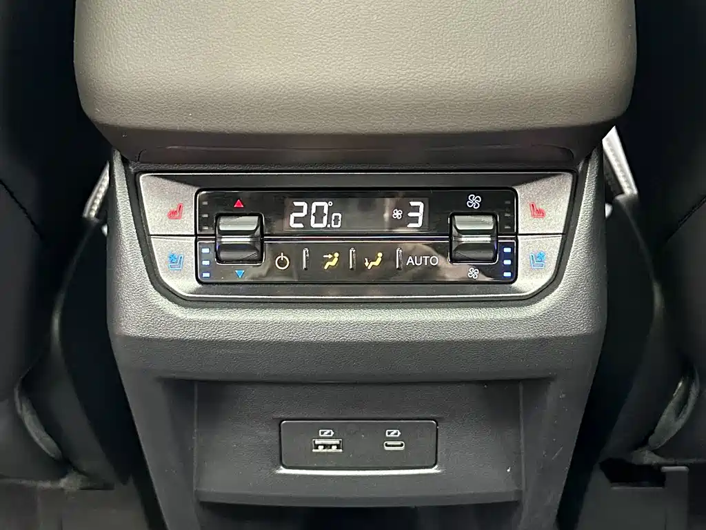 Ford Edge — фото 25