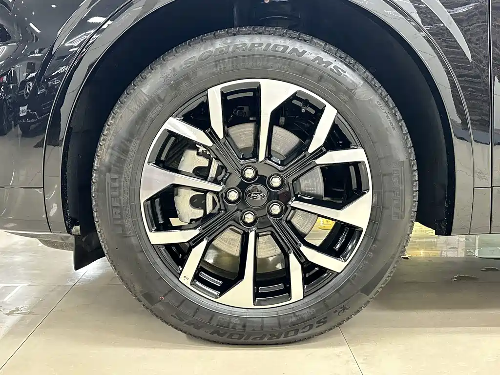 Ford Edge — фото 26