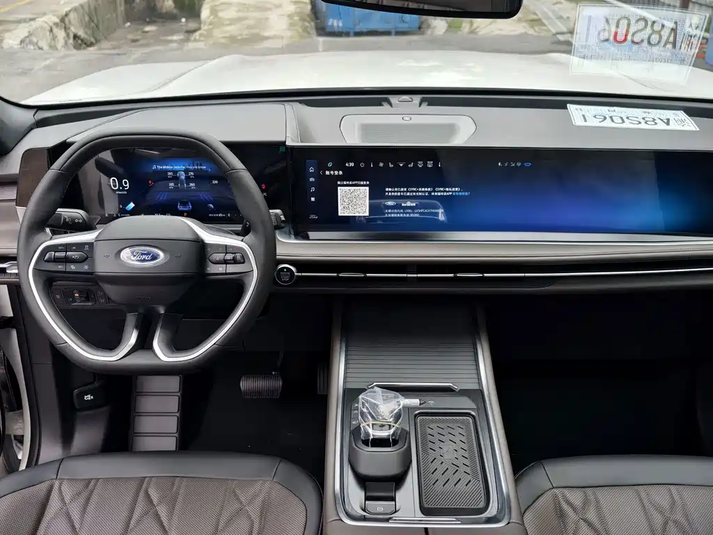 Ford Edge — фото 14
