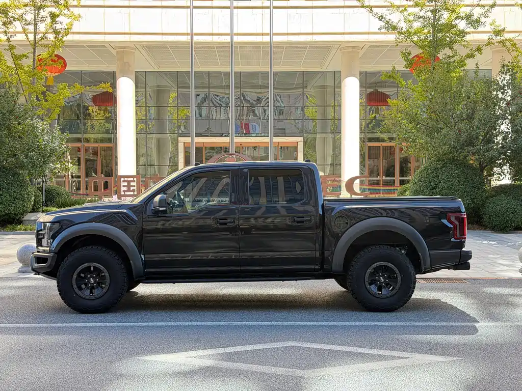 Ford F-150 Raptor — фото 15