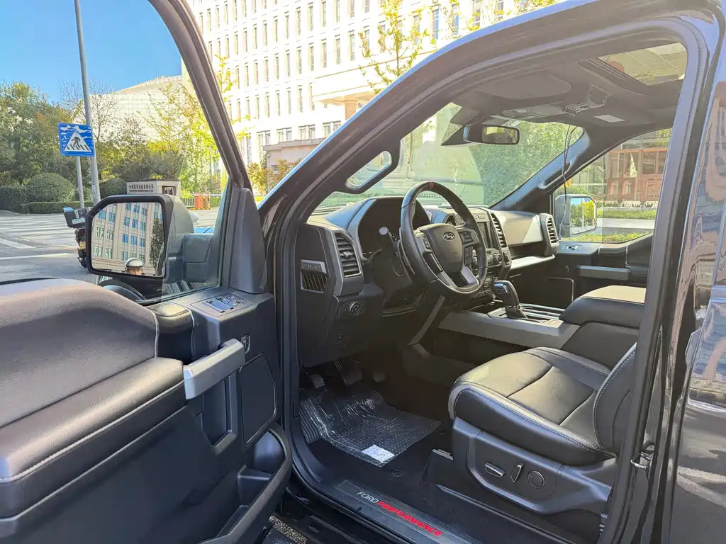 Ford F-150 Raptor — фото 9