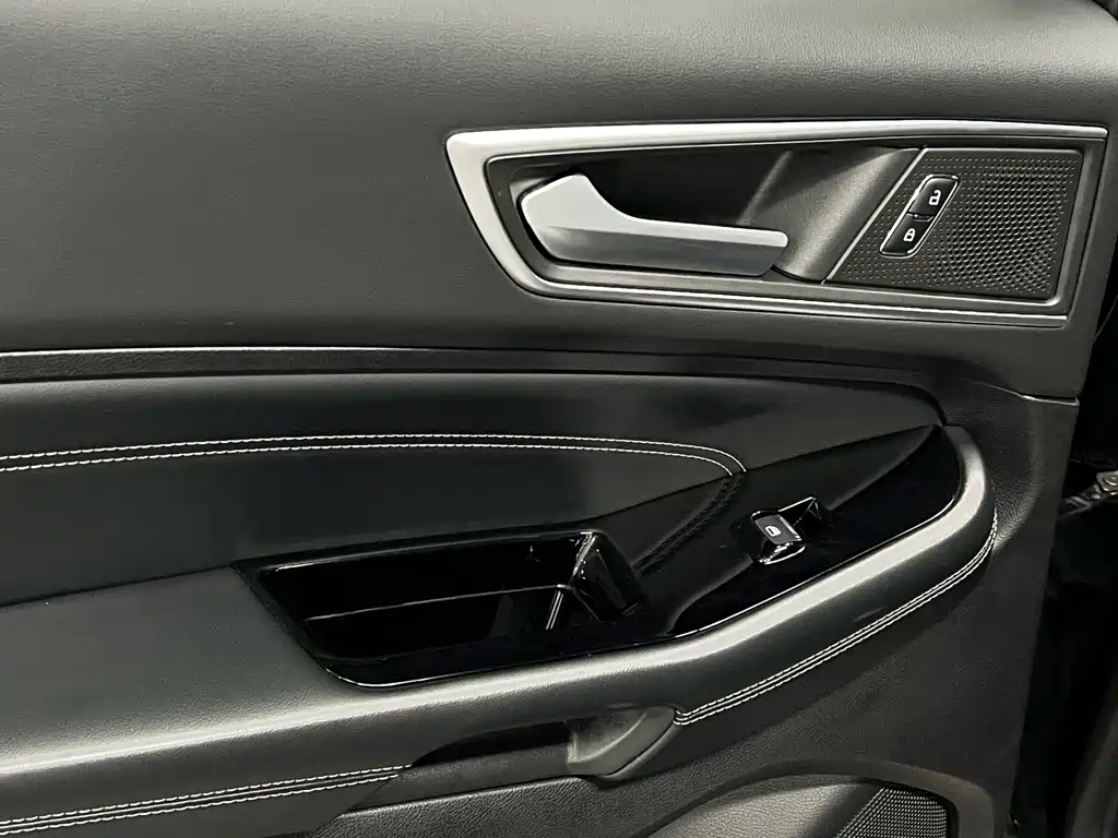 Ford Edge — фото 33