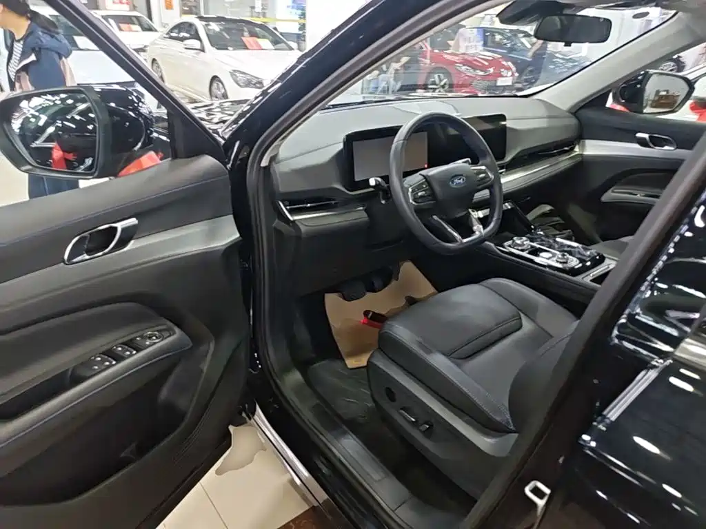 Ford Equator Sport — фото 15