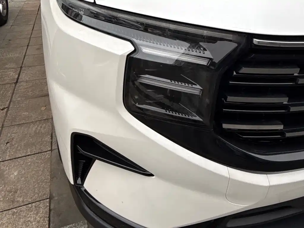 Ford Edge — фото 4