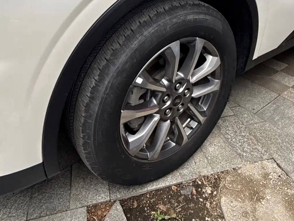 Ford Edge — фото 5