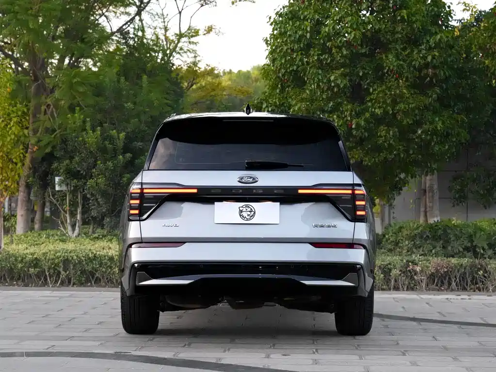 Ford Edge — фото 13