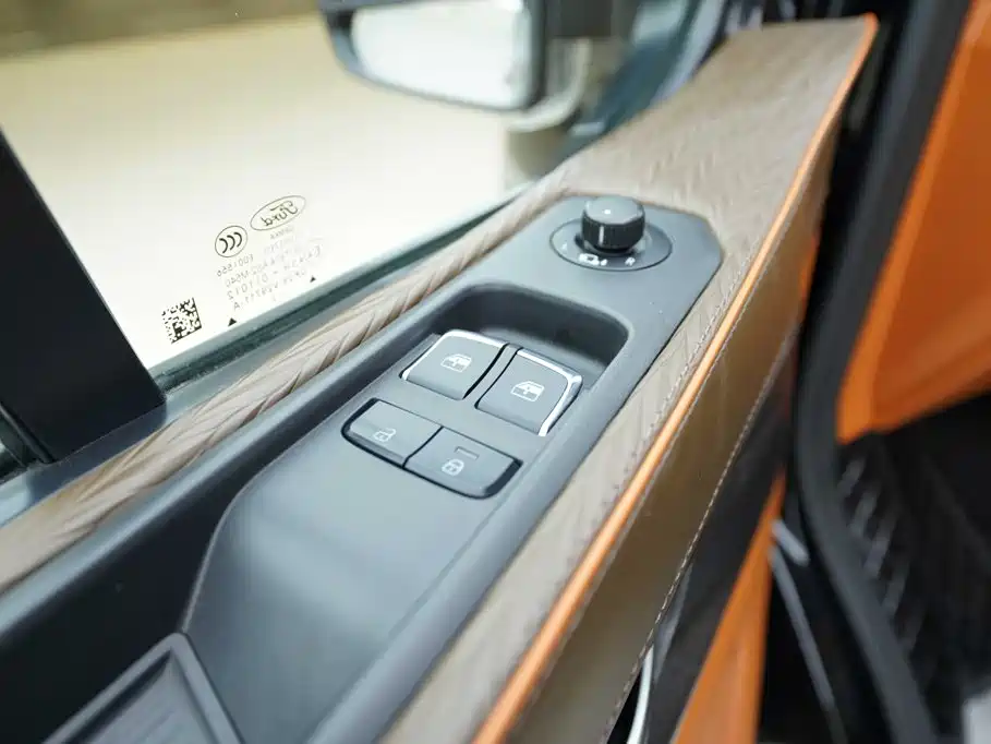 Ford Tourneo — фото 11