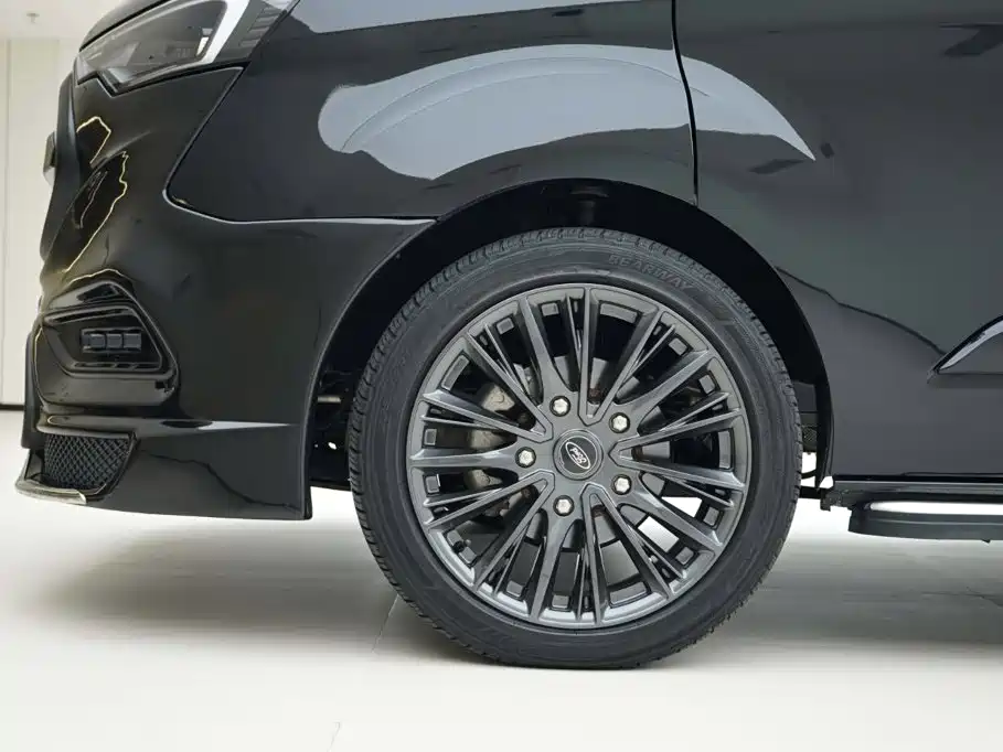 Ford Tourneo — фото 14