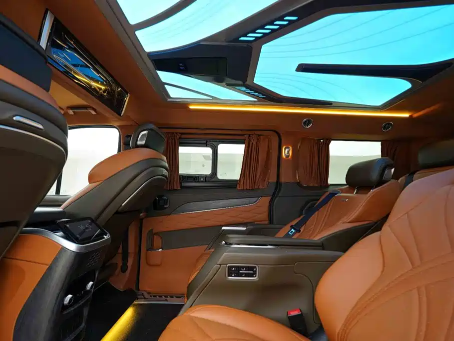Ford Tourneo — фото 17