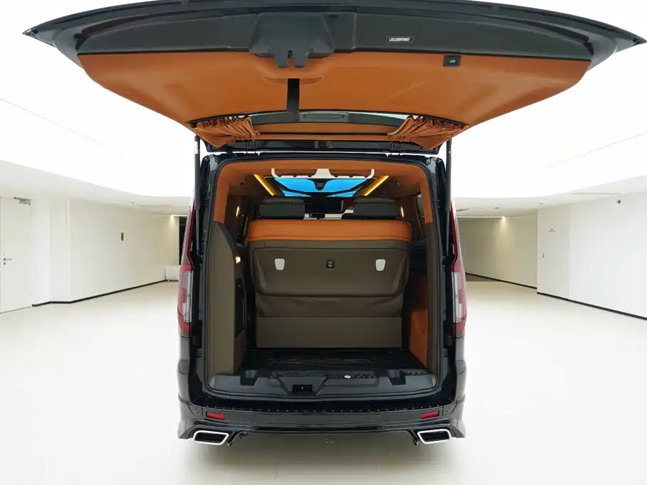 Ford Tourneo — фото 6