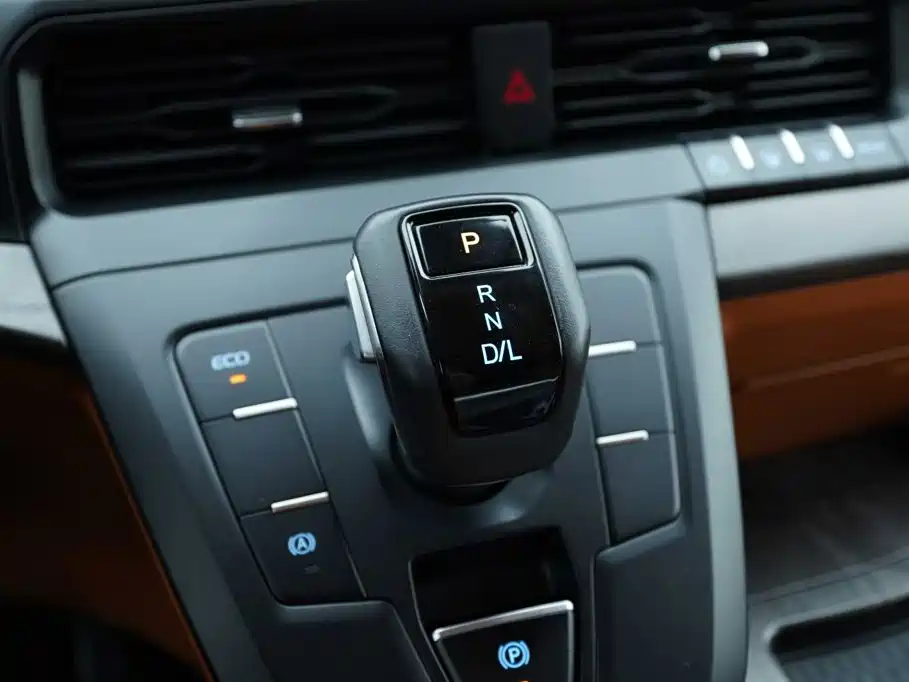 Ford Tourneo — фото 9