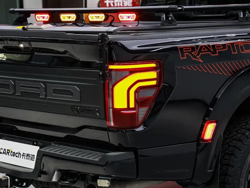 Ford F-150 Raptor — фото 9