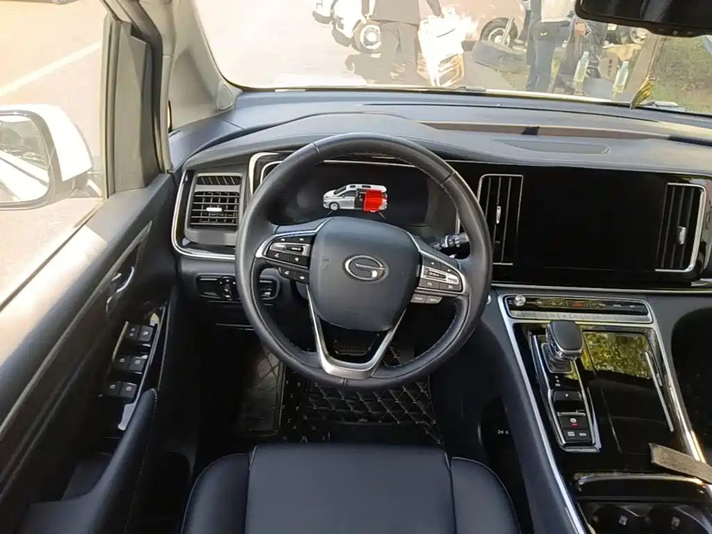 GAC Motor Trumpchi M8 — фото 10