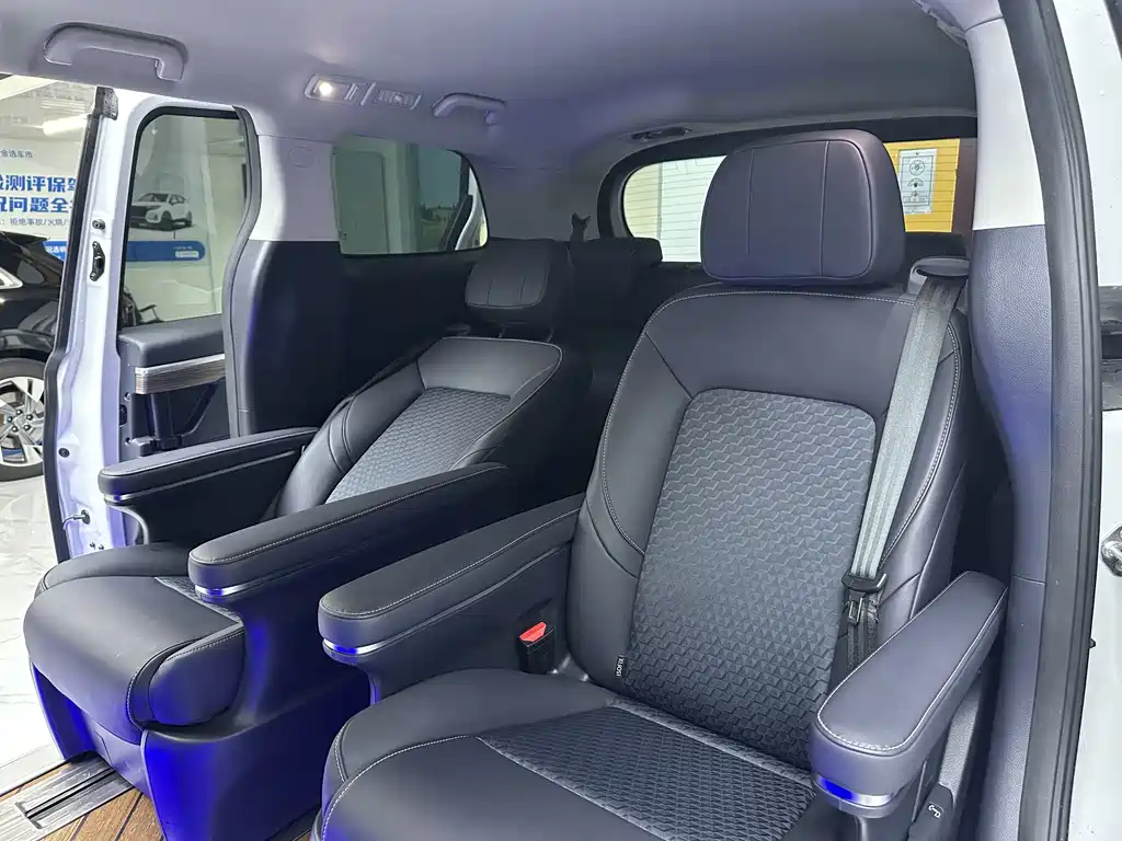 GAC Motor Trumpchi M8 — фото 11
