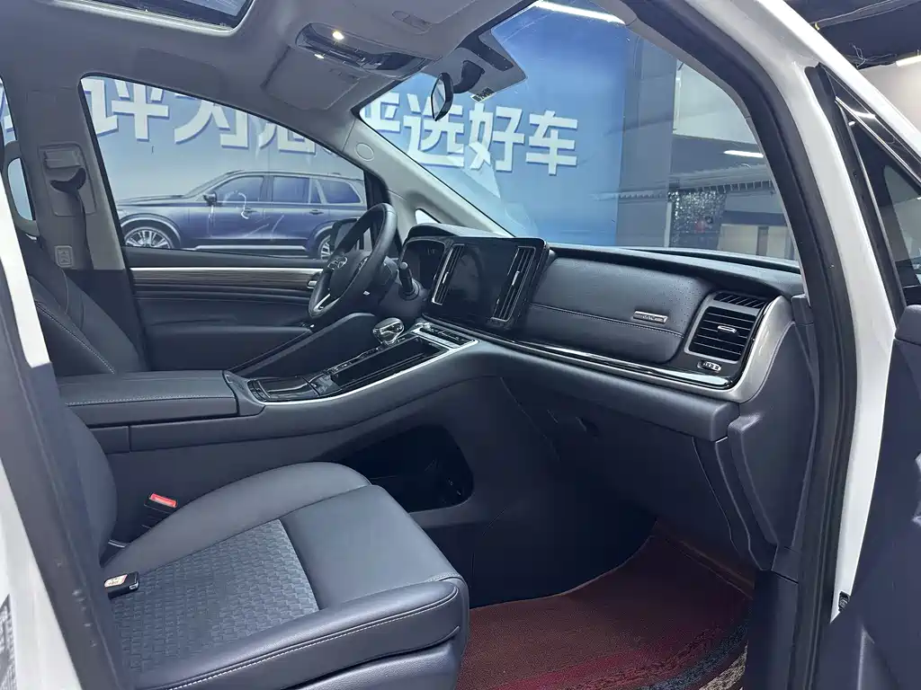 GAC Motor Trumpchi M8 — фото 13