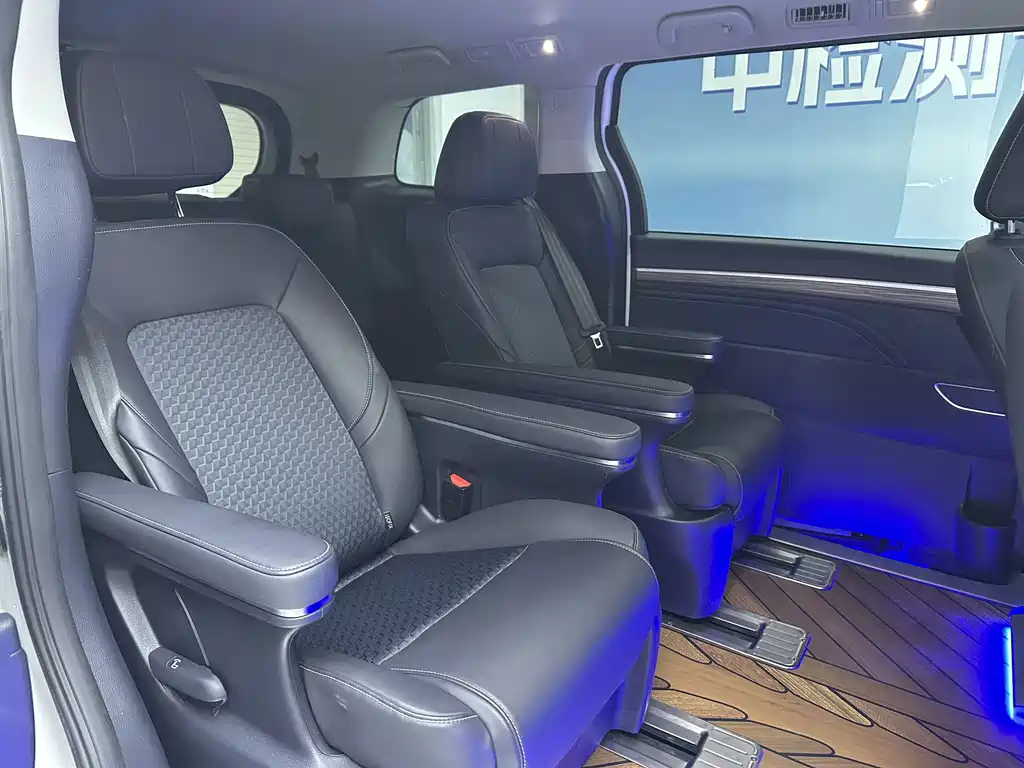 GAC Motor Trumpchi M8 — фото 14