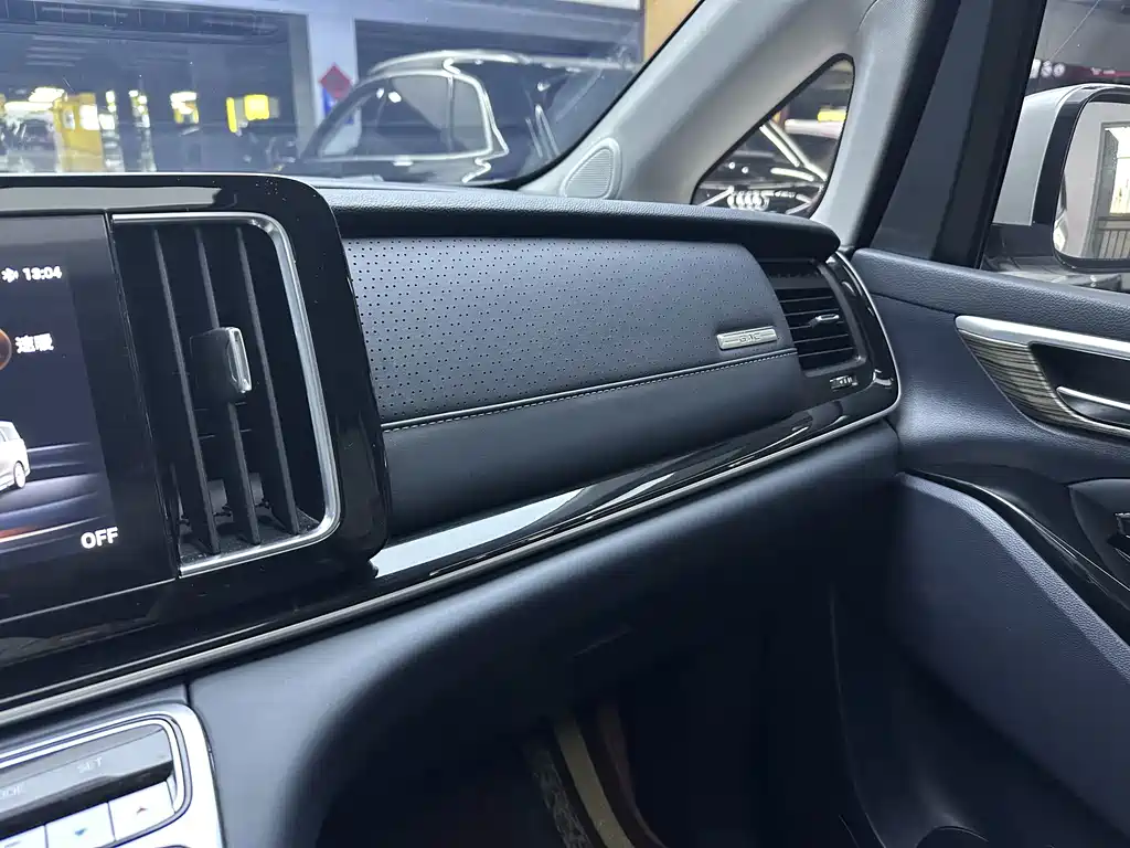 GAC Motor Trumpchi M8 — фото 17