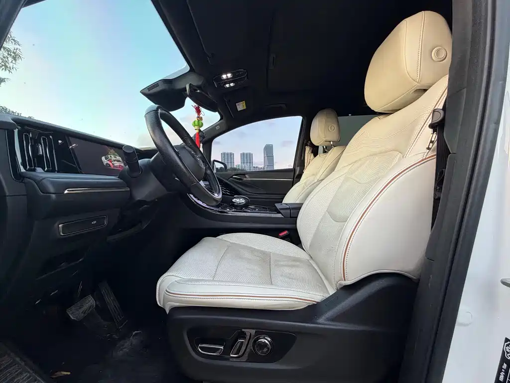 GAC Motor Trumpchi M8 — фото 10