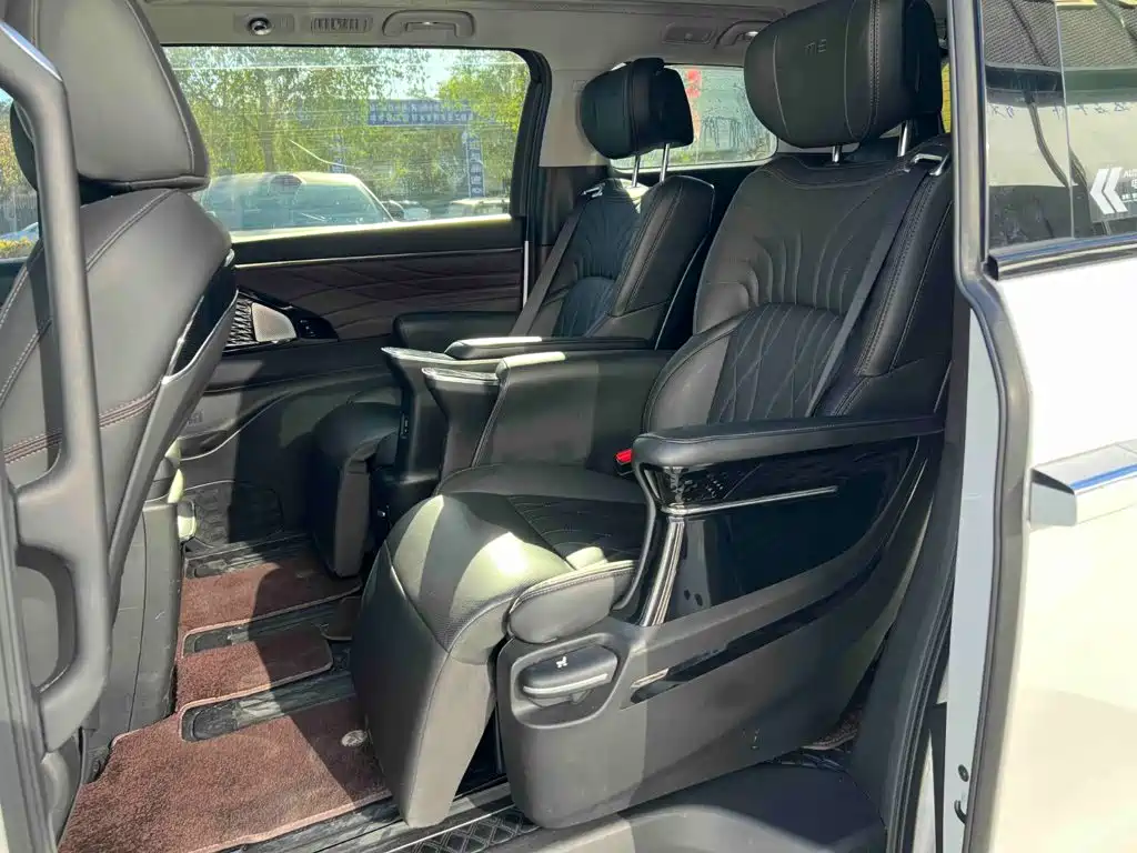GAC Motor Trumpchi M8 — фото 10