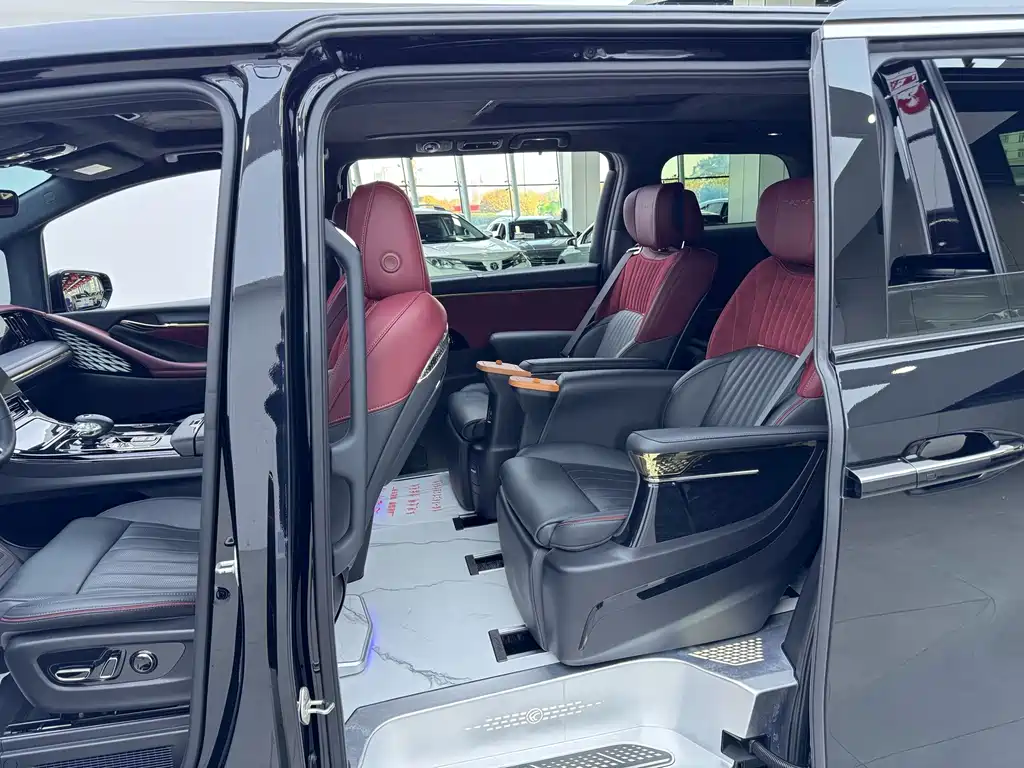 GAC Motor Trumpchi M8 — фото 8
