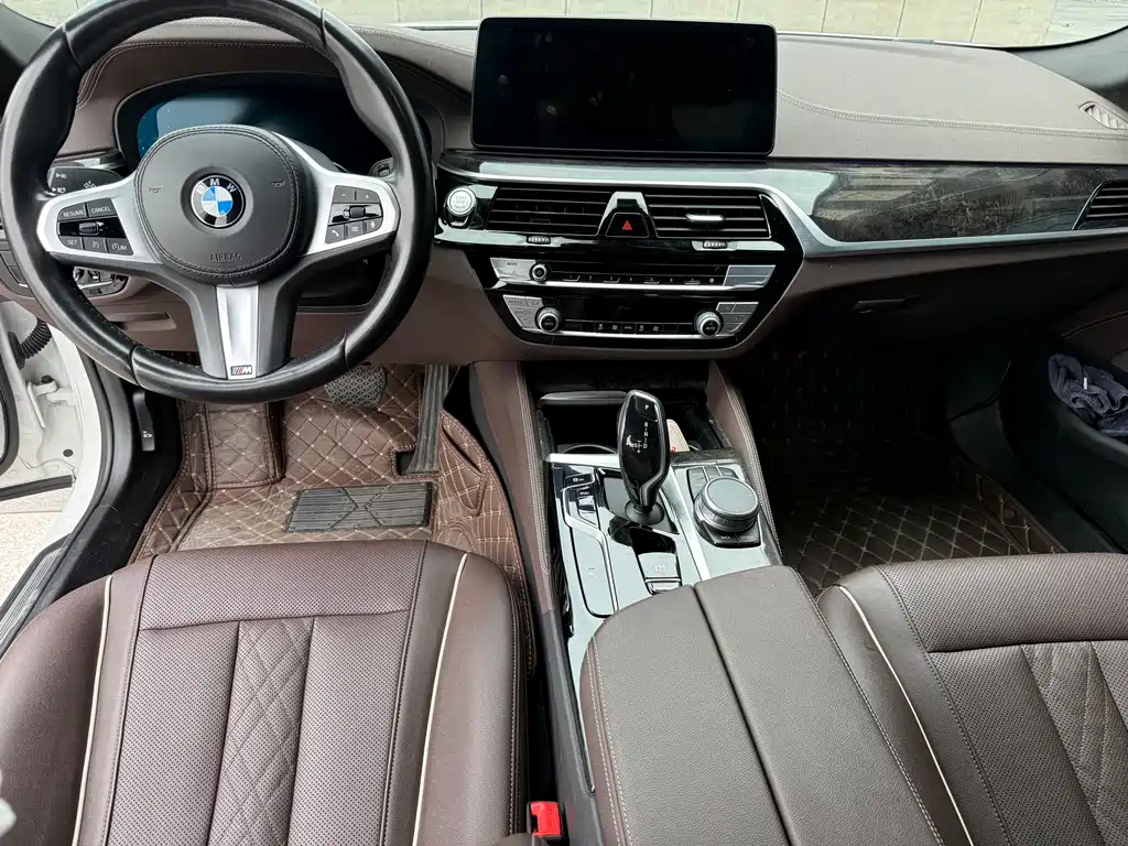 BMW 5 Series — фото 6