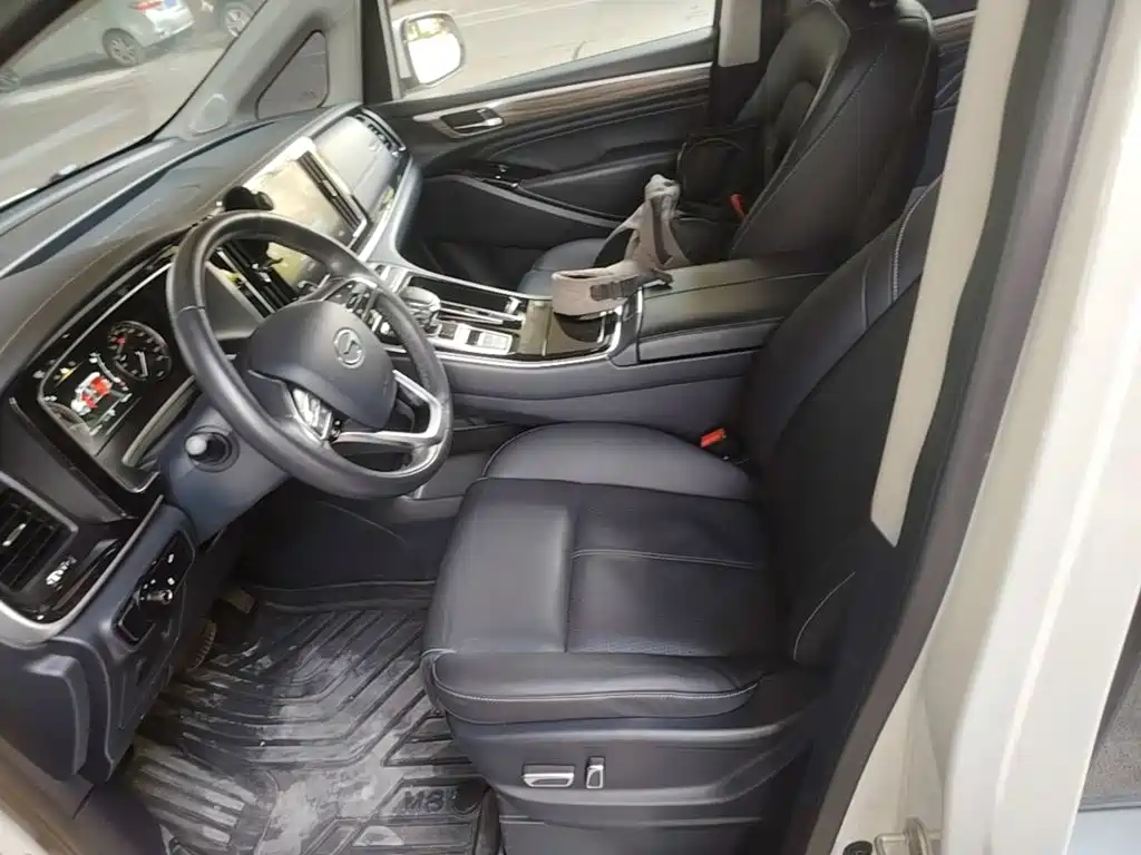GAC Motor Trumpchi M8 — фото 14