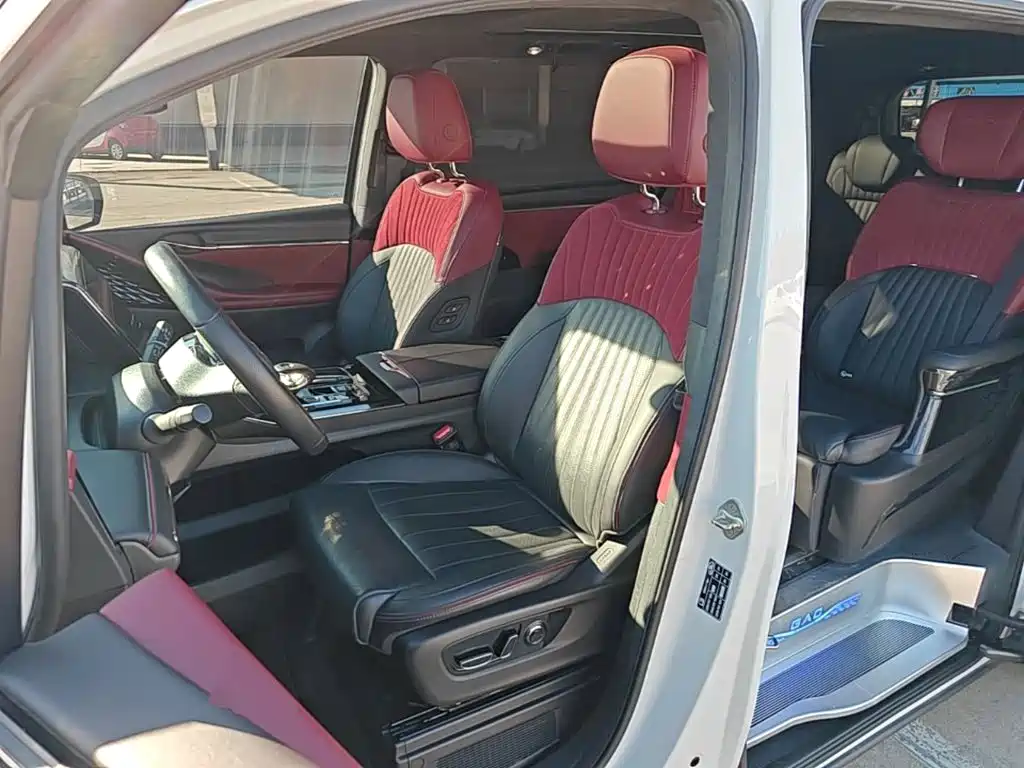 GAC Motor Trumpchi M8 — фото 14