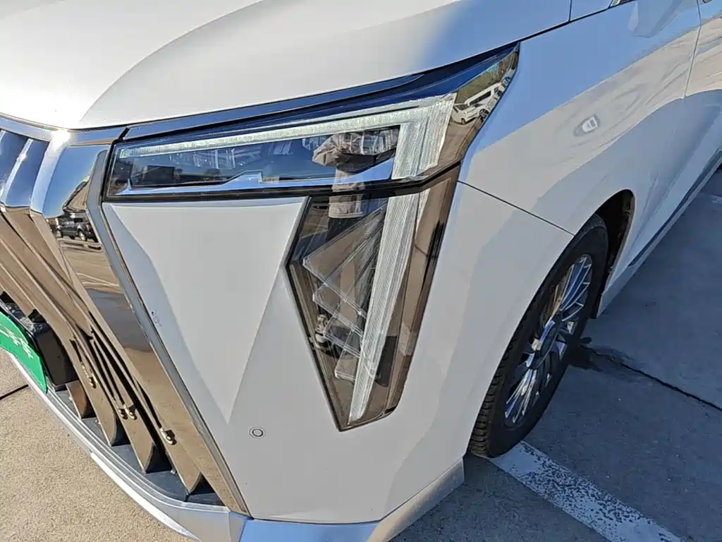 GAC Motor Trumpchi M8 — фото 23