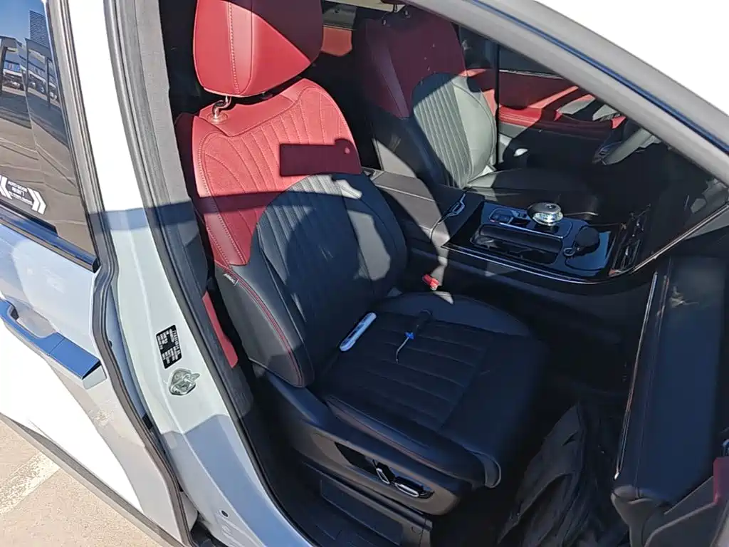 GAC Motor Trumpchi M8 — фото 24