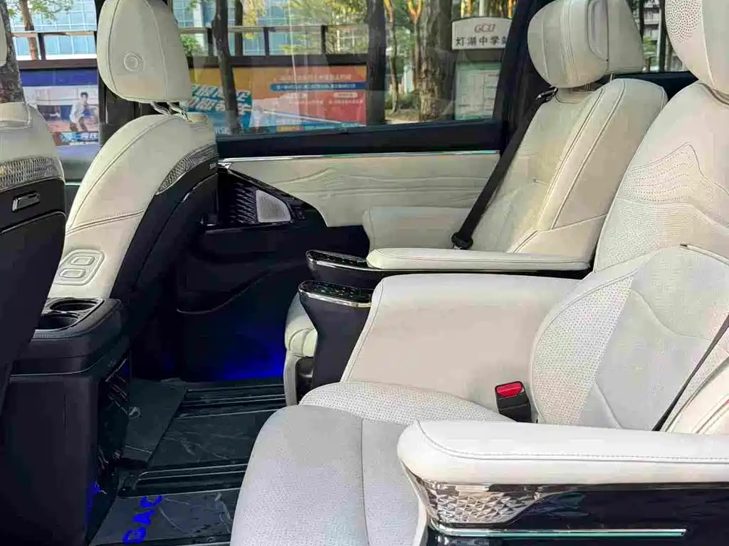 GAC Motor Trumpchi M8 — фото 10