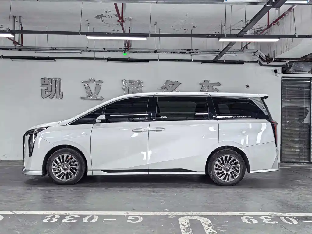 GAC Motor Trumpchi M8 — фото 3