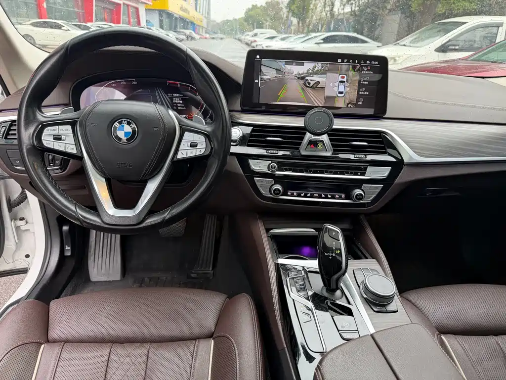 BMW 5 Series — фото 4