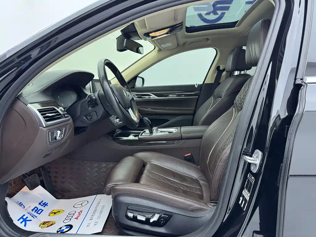 BMW 7 Series — фото 11