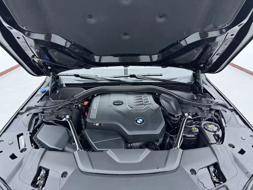 BMW 7 Series — фото 16