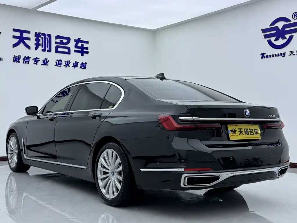 BMW 7 Series — фото 21
