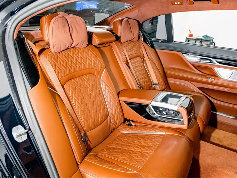 BMW 7 Series — фото 25