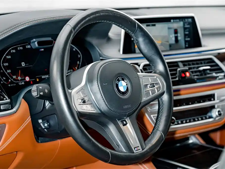 BMW 7 Series — фото 9