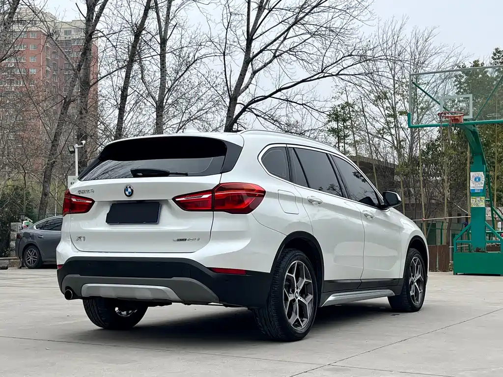 BMW X1 — фото 5