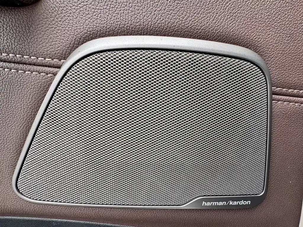 BMW 5 Series — фото 14