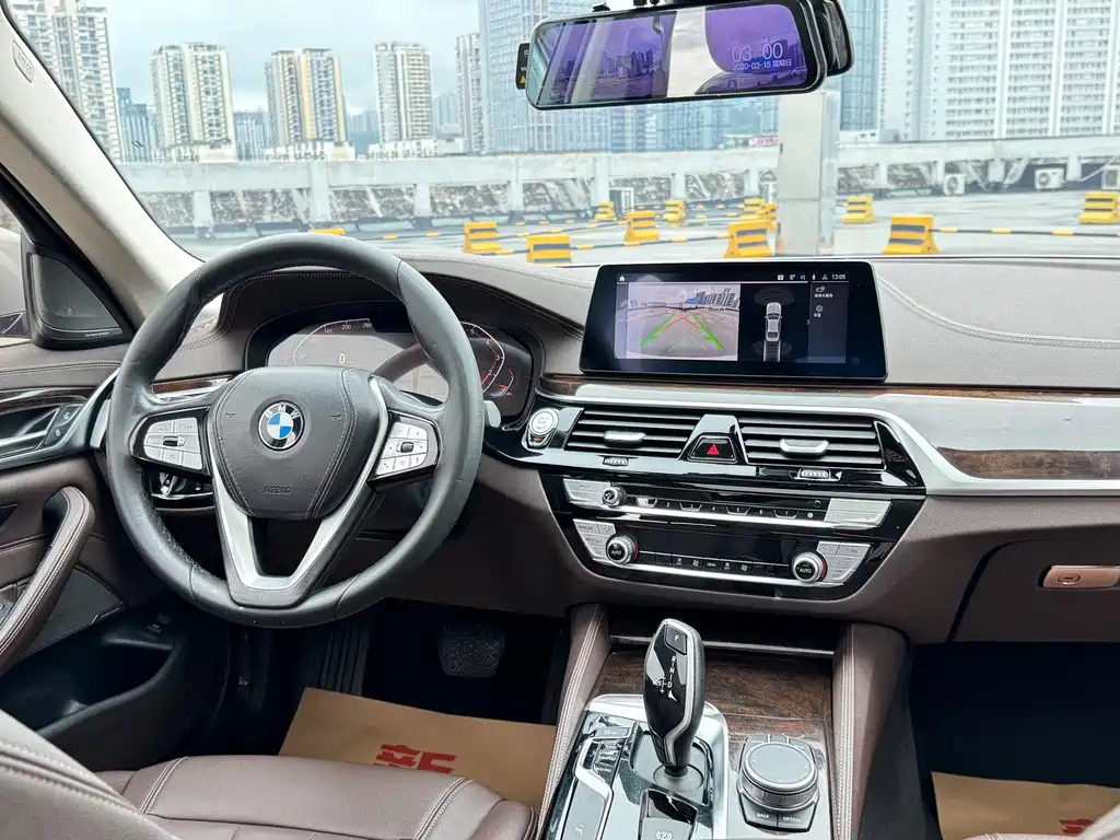 BMW 5 Series — фото 10