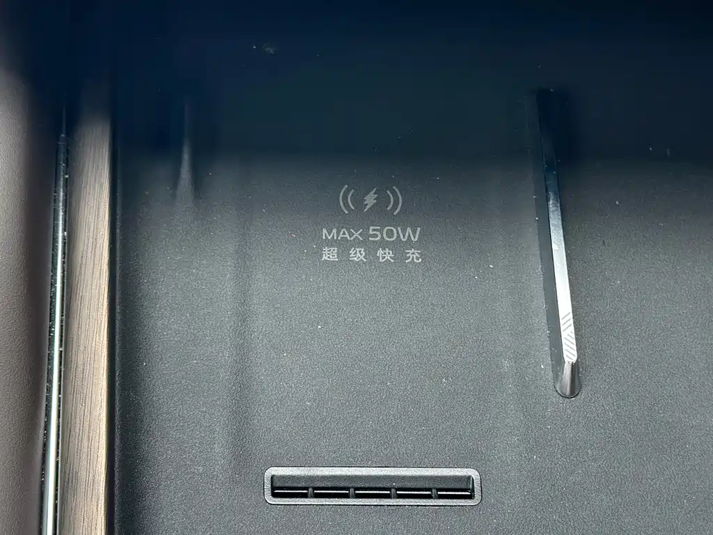 Geely Xingyue L — фото 14