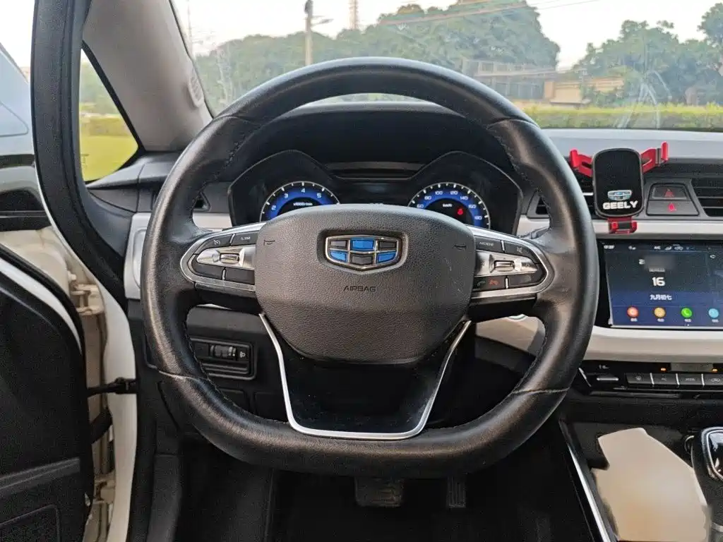 Geely Vision X3 — фото 2
