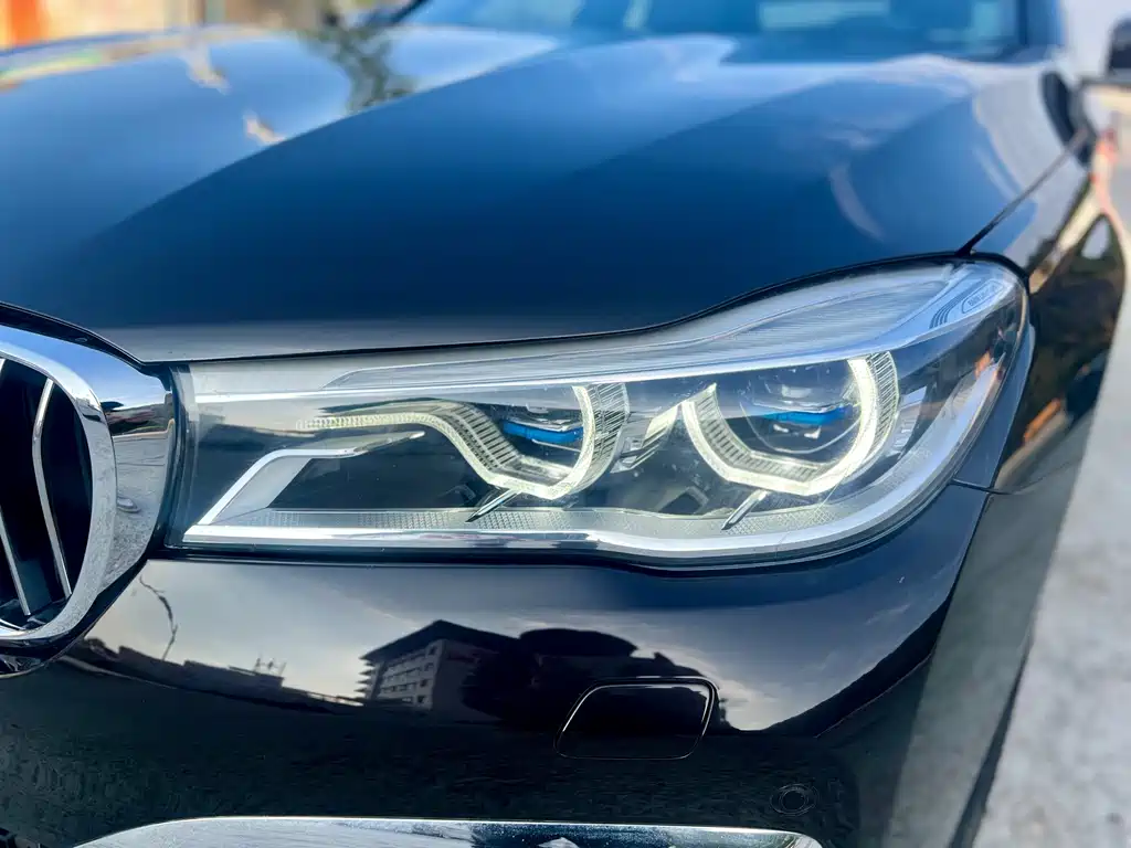 BMW 7 Series — фото 13