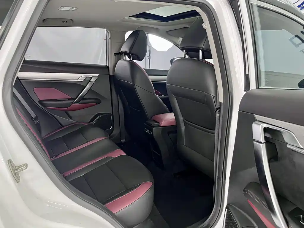 Geely Binyue — фото 10