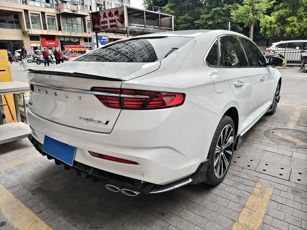 Geely Preface — фото 14