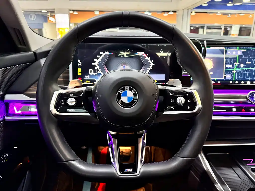 BMW 7 Series — фото 19