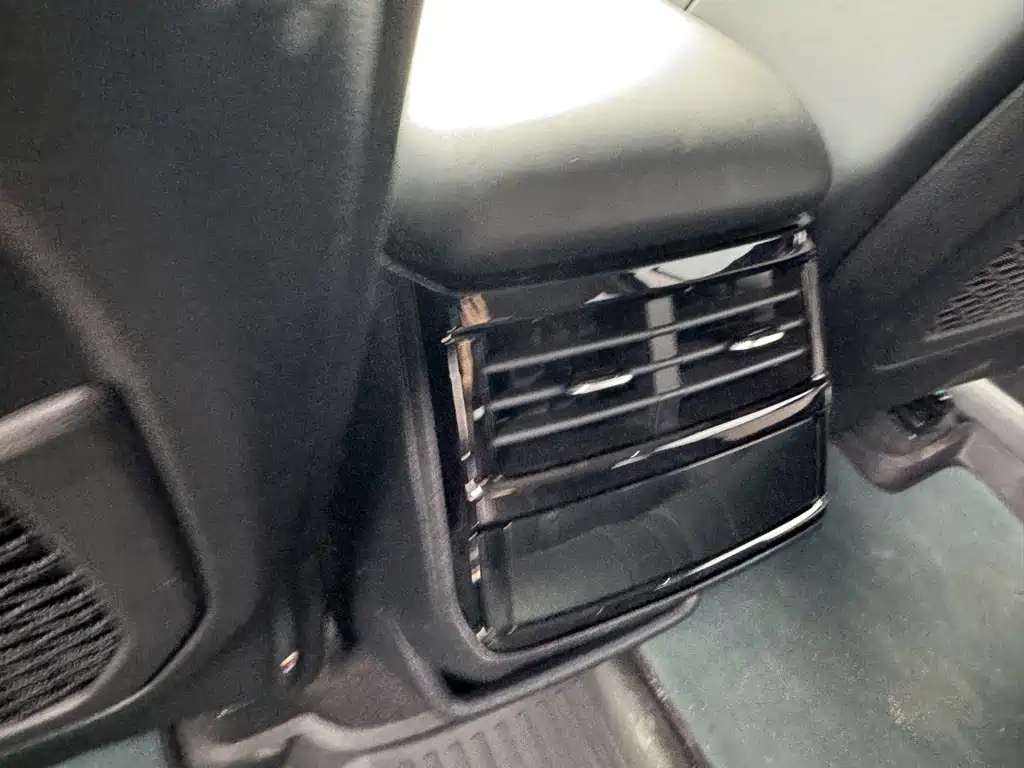 Geely Monjaro — фото 11
